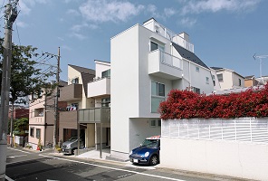 ザウスの狭小住宅の屋上施工例2